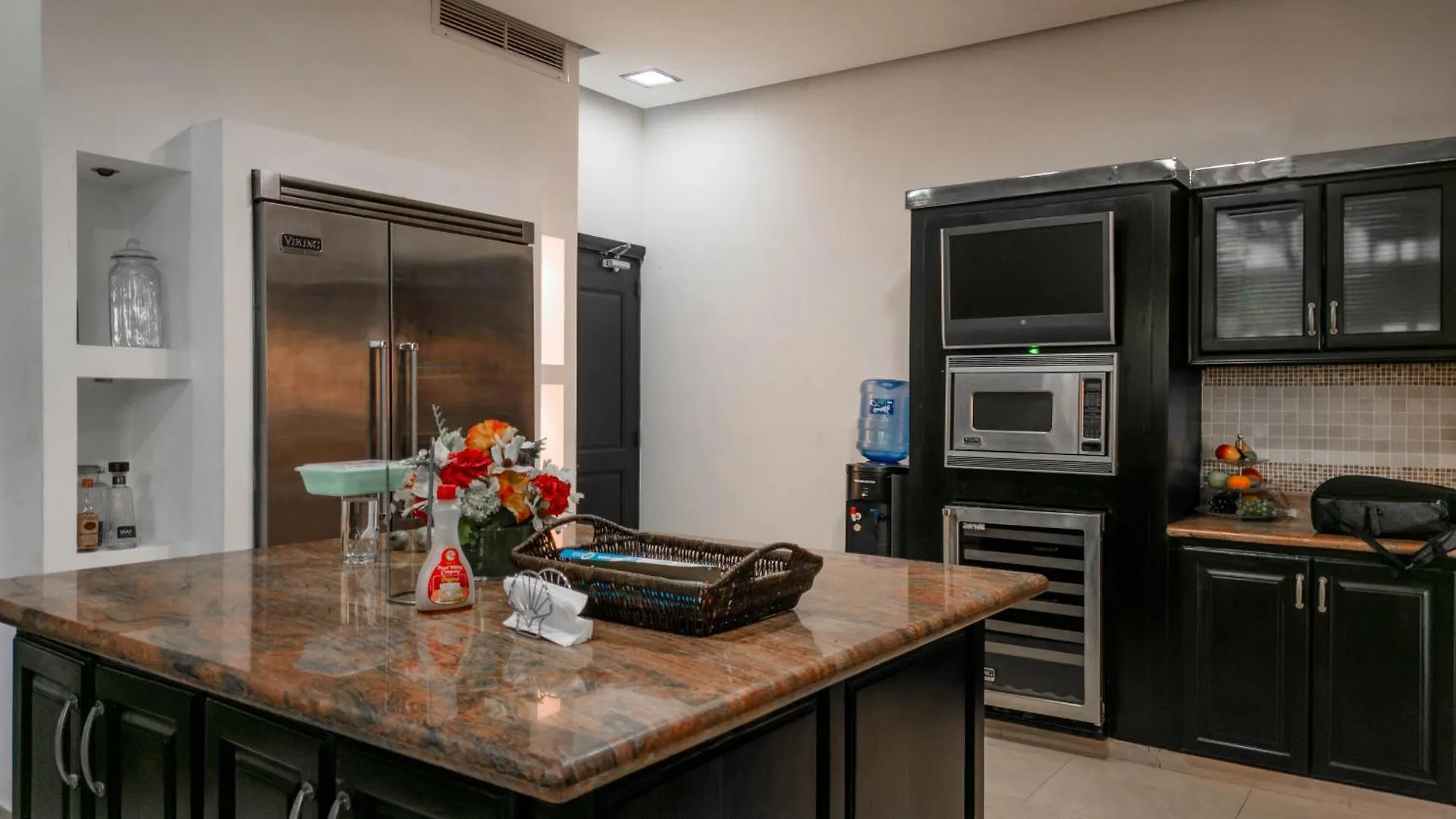 Casa De Campo 4-Br Retreat: Pool, Jacuzzi, Sauna, Chef & Maid لا رومانا فيلة